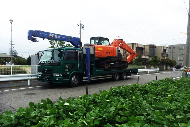 は羽塚運輸株式会社 運送作業風景